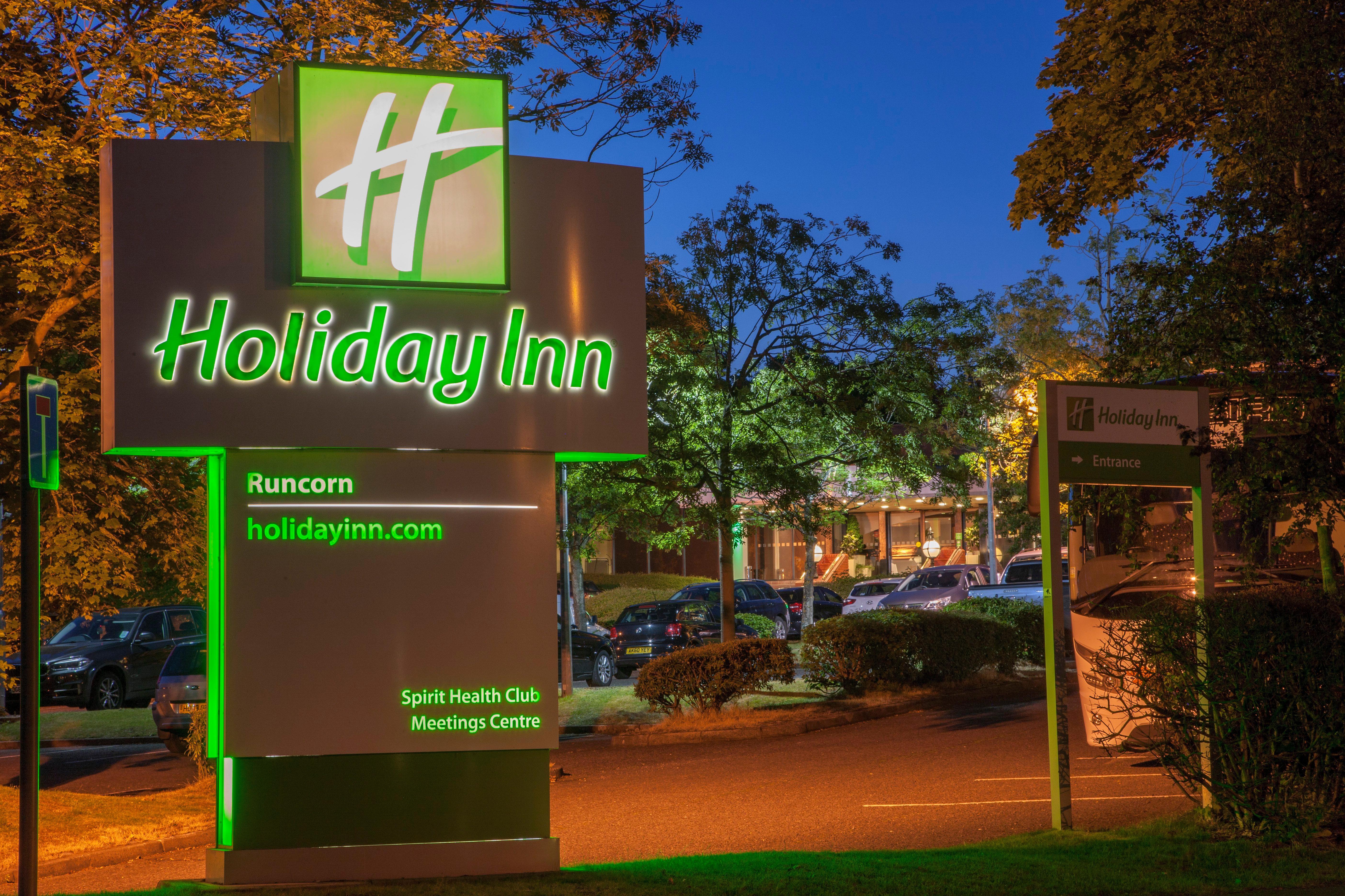 Holiday Inn Runcorn M56 Junction 12, An Ihg Hotel Buitenkant foto